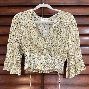 Cropped floral blouse ❣️